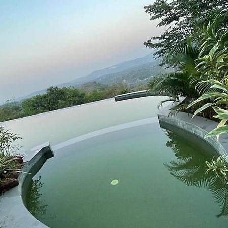 Hotel Antharyamin Thiruvananthapuram Esterno foto