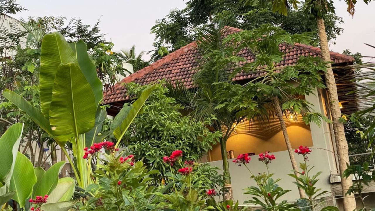 Hotel Antharyamin Thiruvananthapuram Esterno foto