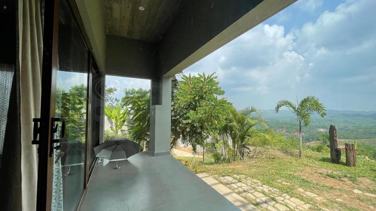 Hotel Antharyamin Thiruvananthapuram Esterno foto